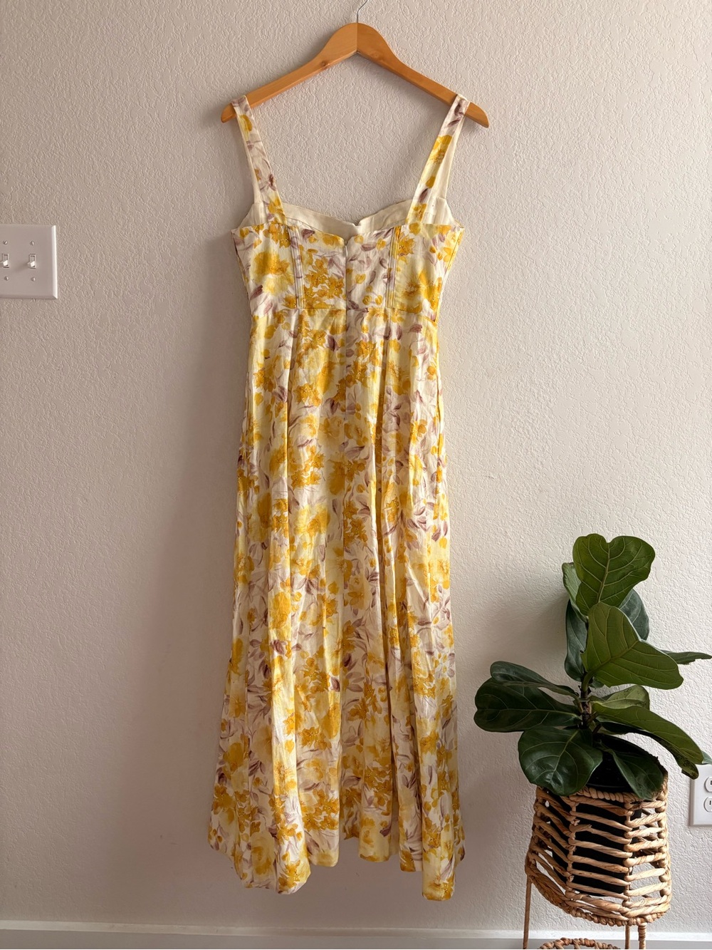 Bardot Yellow Floral Midi Dress - Picture 5 of 11